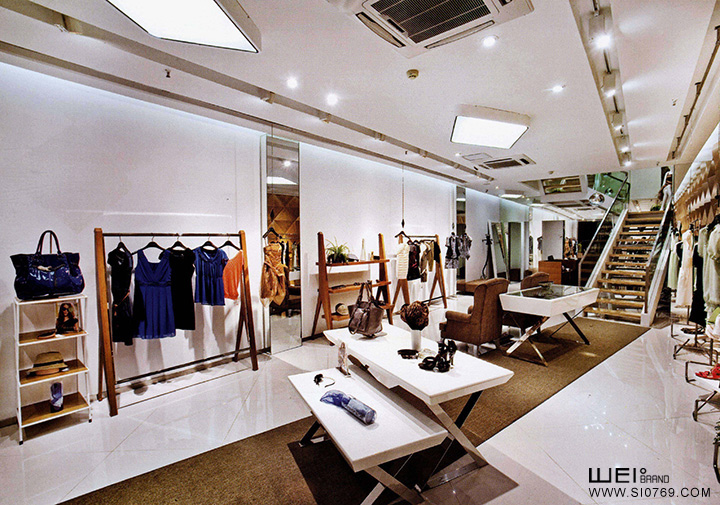DESIGNICE 迪賽尼斯店面形象設(shè)計