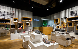 運(yùn)動(dòng)鞋專賣店的陳列設(shè)計(jì)